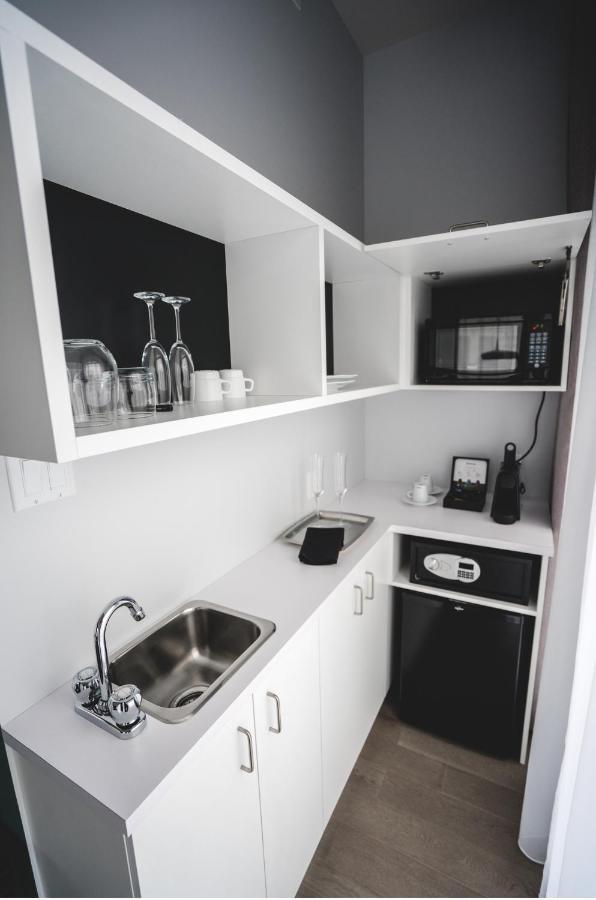 Hotel Oui Go! Trois-Rivières エクステリア 写真